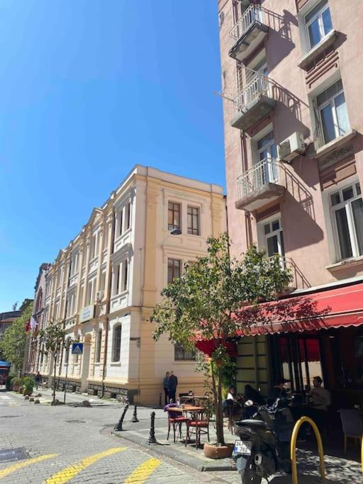 Kueltueruen Merkezinde Appartement *
